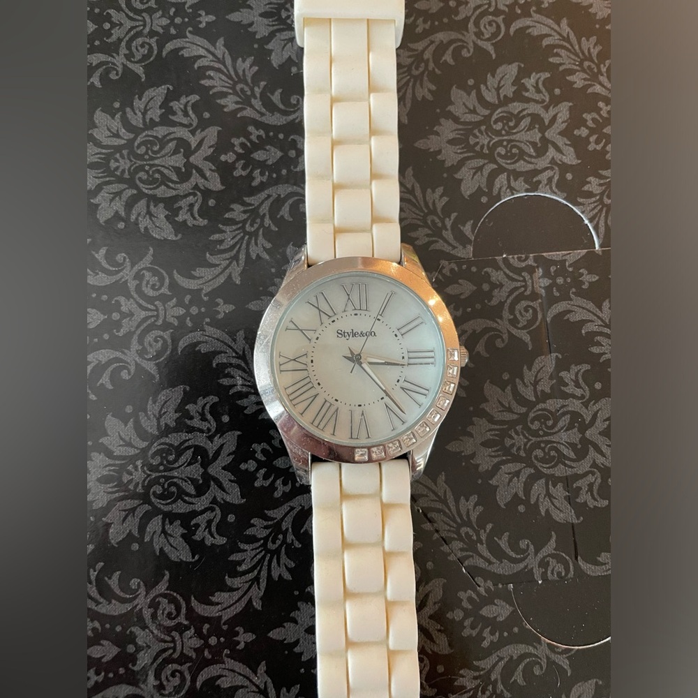 Style & Co. White Silicone Banded Watch 1314